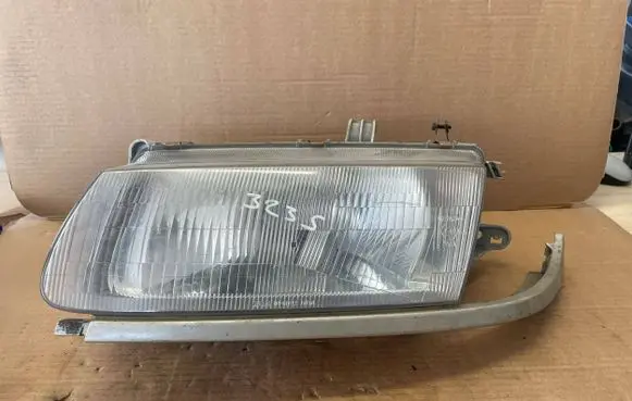 Mazda 323 Headlight/headlamp 11061700 VERSIONS