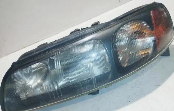 Volvo XC70 Headlight/headlamp