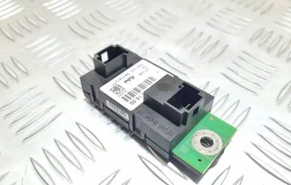 Mercedes-Benz S W221 Aerial antenna filter A2218201889