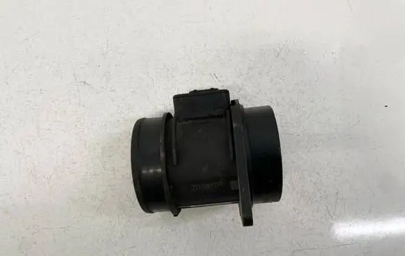 Volvo S40, V40 Mass air flow meter 7700105010B 5WK9615