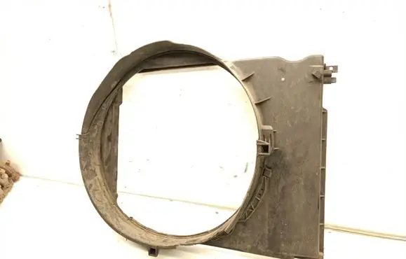 Hummer H3 Radiator cooling fan shroud 15168637