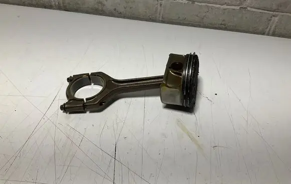 BMW 3 E92 E93 Piston with connecting rod 7589201
