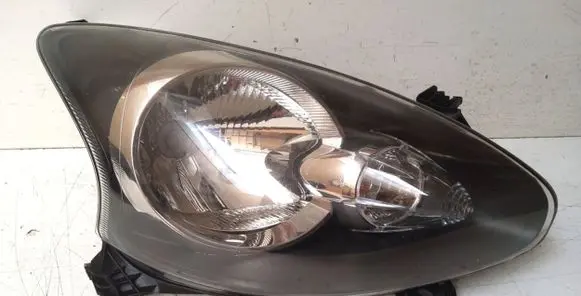 Toyota Aygo AB10 Headlight/headlamp 89033080