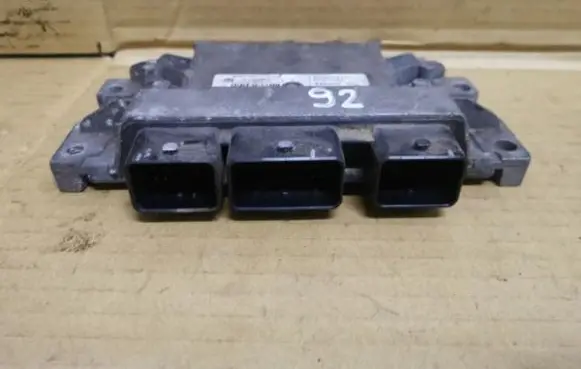 Renault Twingo II Engine control unit/module ECU 8200774747