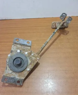 KIA Carens II Spare wheel mounting bracket 