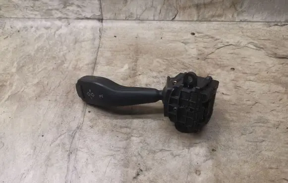 BMW 5 E39 Indicator stalk 8363668