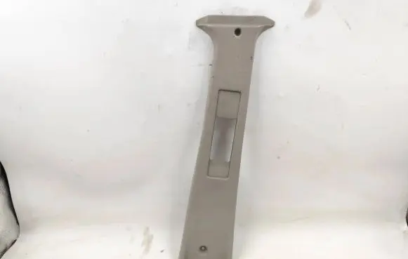 Ford Sierra (B) pillar trim (top) R0A24592
