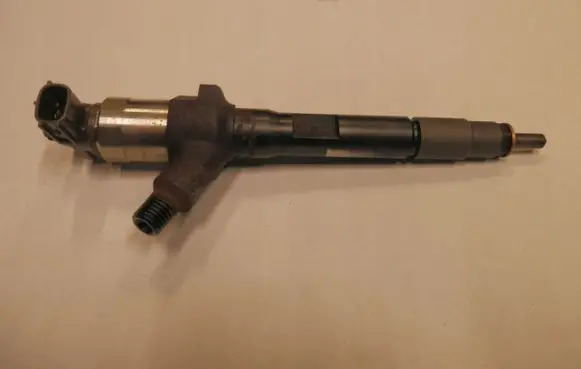 Mazda 6 Fuel injector R2AA13H50