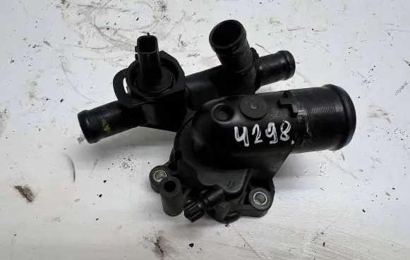 Nissan X-Trail T31 Thermostat 8200001579
