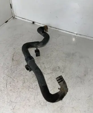 Coolant pipe/hose
