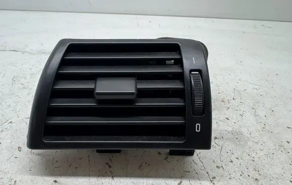 BMW 3 E46 Dashboard side air vent grill/cover trim 8361897 369701 64228361897