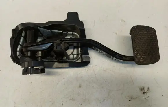 Mercedes-Benz C W205 Clutch pedal mounting bracket assembly A2052920515