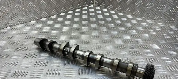 Opel Astra H Camshaft 