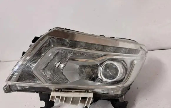 Nissan NP300 Headlight/headlamp BP11018608C28