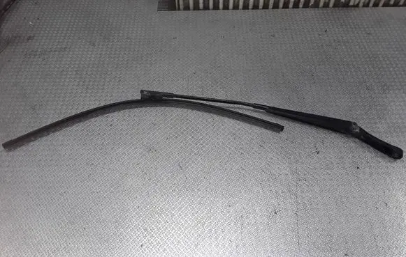 Volkswagen Touran I Windshield/front glass wiper blade 1T0955409A
