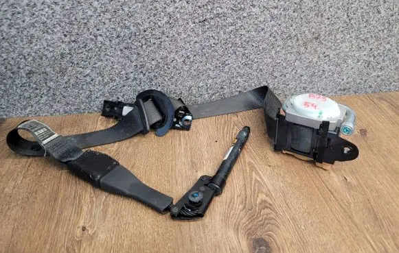 Opel Mokka Front seatbelt 95352272