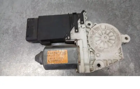 Volkswagen Bora Front door window regulator motor 1J1959802D