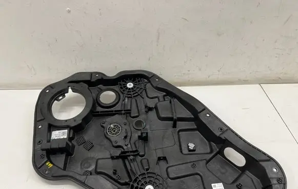 Hyundai IONIQ 6 Rear window lifting mechanism without motor 83470KL010
