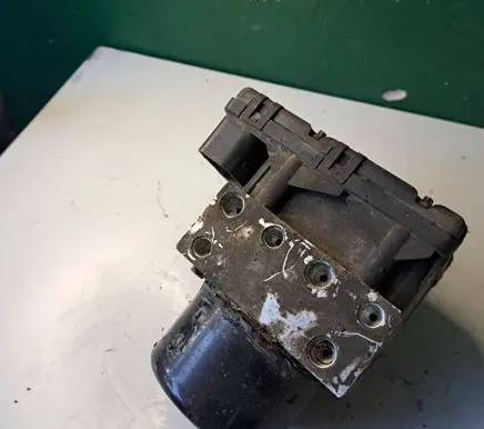 Chrysler Voyager ABS Pump 04686987AG 25094643033 ZSU5G23A99
