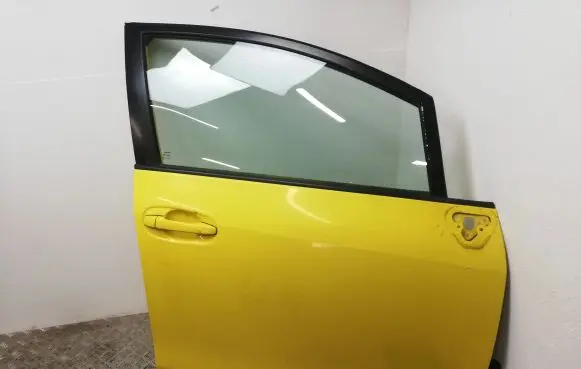 Toyota Verso-S Front door