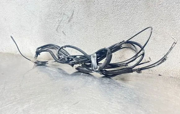 Volvo C70 Convertible roof line/pipe/hose 