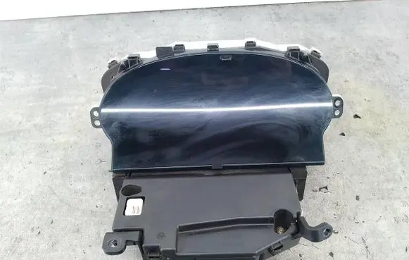 Toyota Yaris Speedometer (instrument cluster) 838000D040