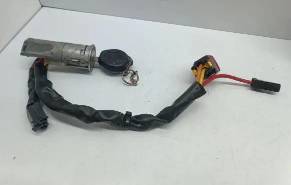 Peugeot 206 Ignition lock 369023