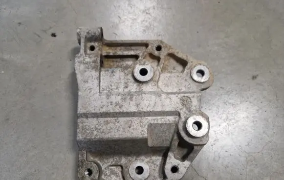 Fiat Fullback A/C compressor mount bracket 