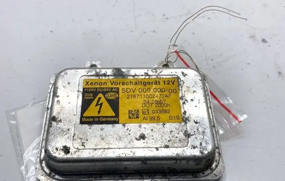 BMW 5 E60 E61 Voltage converter/converter module 5DV009000
