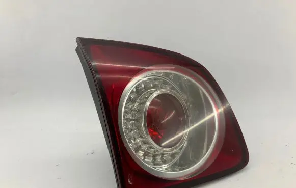 Volkswagen Golf V Tailgate rear/tail lights 5M0945093J 89033601