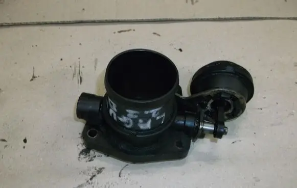 Renault Laguna II Throttle valve