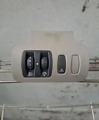 Renault Scenic II - Grand scenic II Headlight level height control switch 8200140984