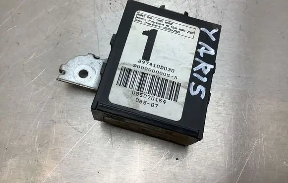 Toyota Yaris Door control unit/module 897410D030 085070154
