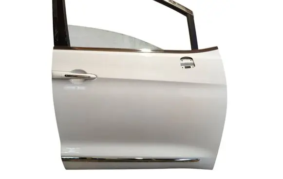 Chrysler Pacifica Front door
