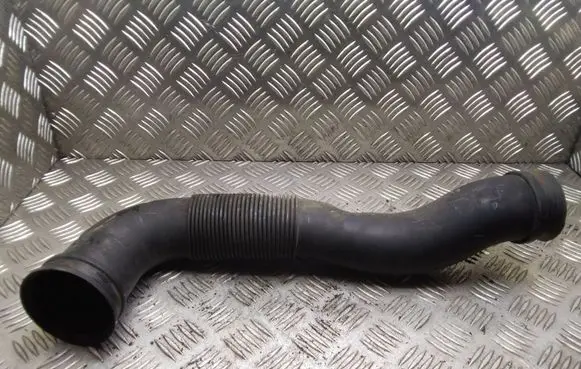 Opel Astra H Air intake hose/pipe 55559548