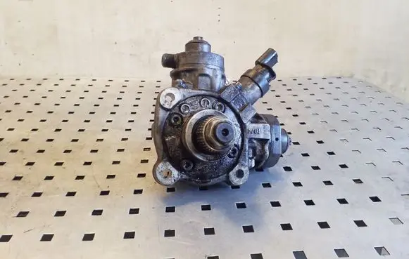 Audi Q7 4L Fuel injection high pressure pump 059130755BG 0445010642