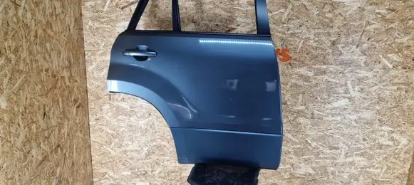 Suzuki Grand Vitara II Rear door 
