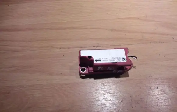 Volkswagen Golf IV Airbag deployment crash/impact sensor 1J0909606D