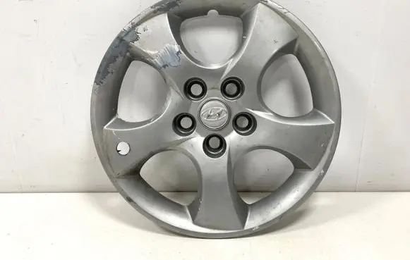 Hyundai Coupe R16 wheel hub/cap/trim 529602E100