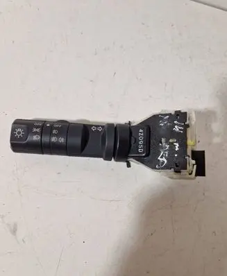 Nissan Navara Wiper control stalk 4Z09SD