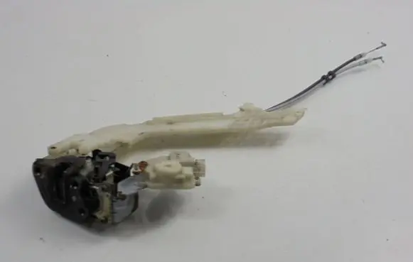 Hyundai Elantra Rear door lock