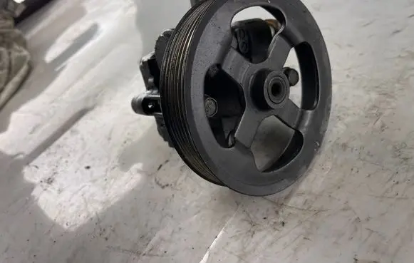 Peugeot 4007 Power steering pump