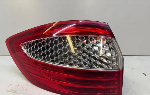 Ford Mondeo MK IV Rear/tail lights 77R00 RS102 11380