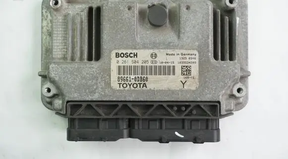 Toyota Yaris Engine control unit/module 896610DB60 0261S04205