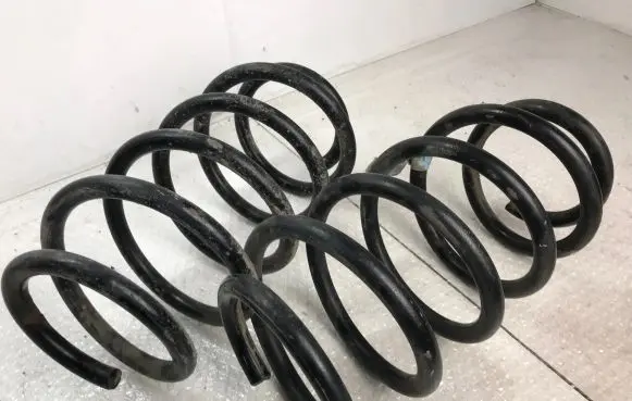 BMW X5 E53 Front coil spring 6750338