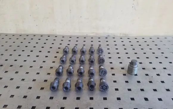 Volkswagen Eos Nuts/bolts 
