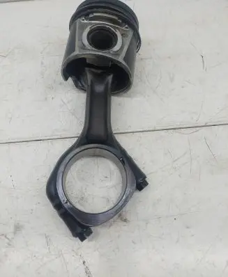 Iveco Daily 4th gen Piston with connecting rod