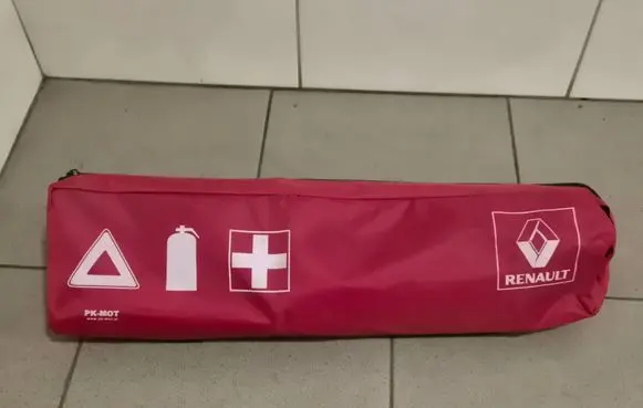 Dacia Duster II First aid kit 