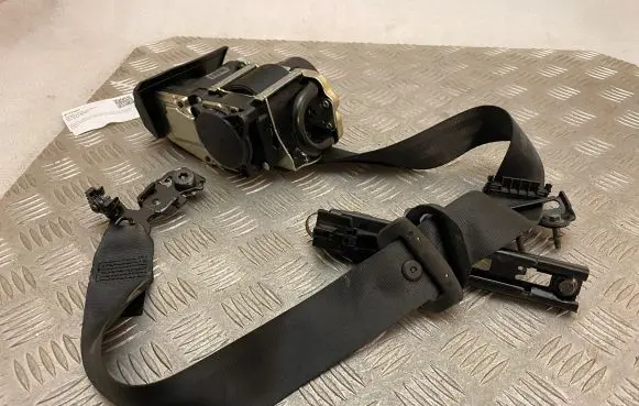 Volvo XC90 Front seatbelt 39841611