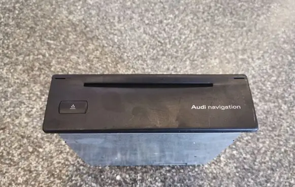 Navigation unit CD/DVD player
